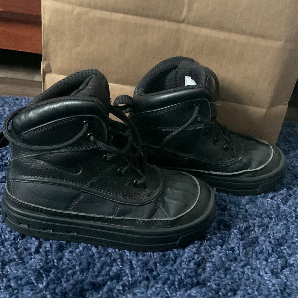 Kids acg Nike boots
